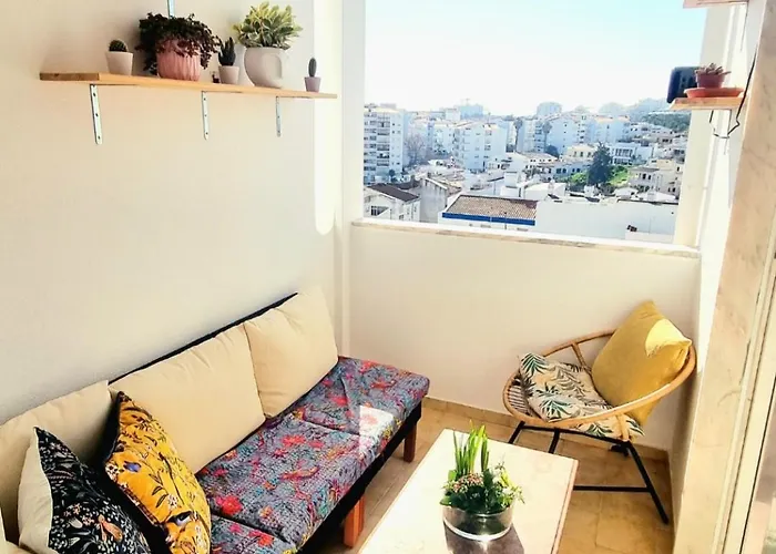 Stunning With Private Bathroom And Shared Balcony, Mainly With 2 Adorable Cats And A Sweet Dog! Kwatera prywatna Lagos