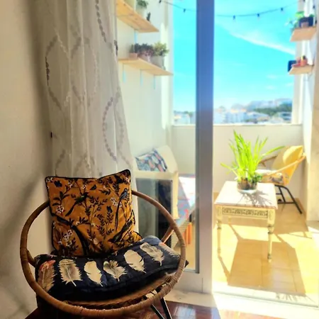 Séjour chez l'habitant Stunning With Private Bathroom And Shared Balcony, Mainly With 2 Adorable Cats!